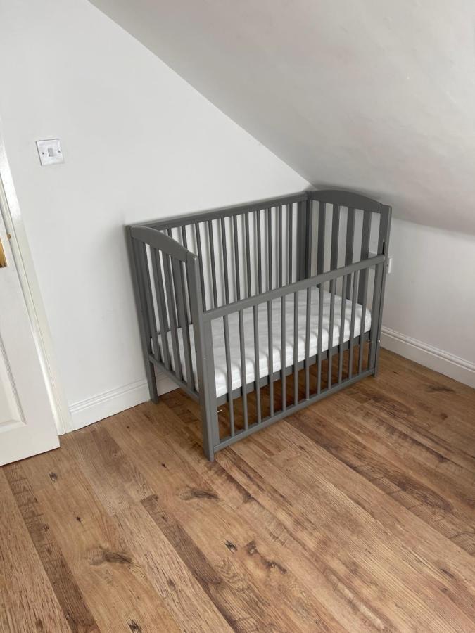 Large, Quiet, Sleeps 16, 4 Bathrooms, Parking, Leicester Exterior foto