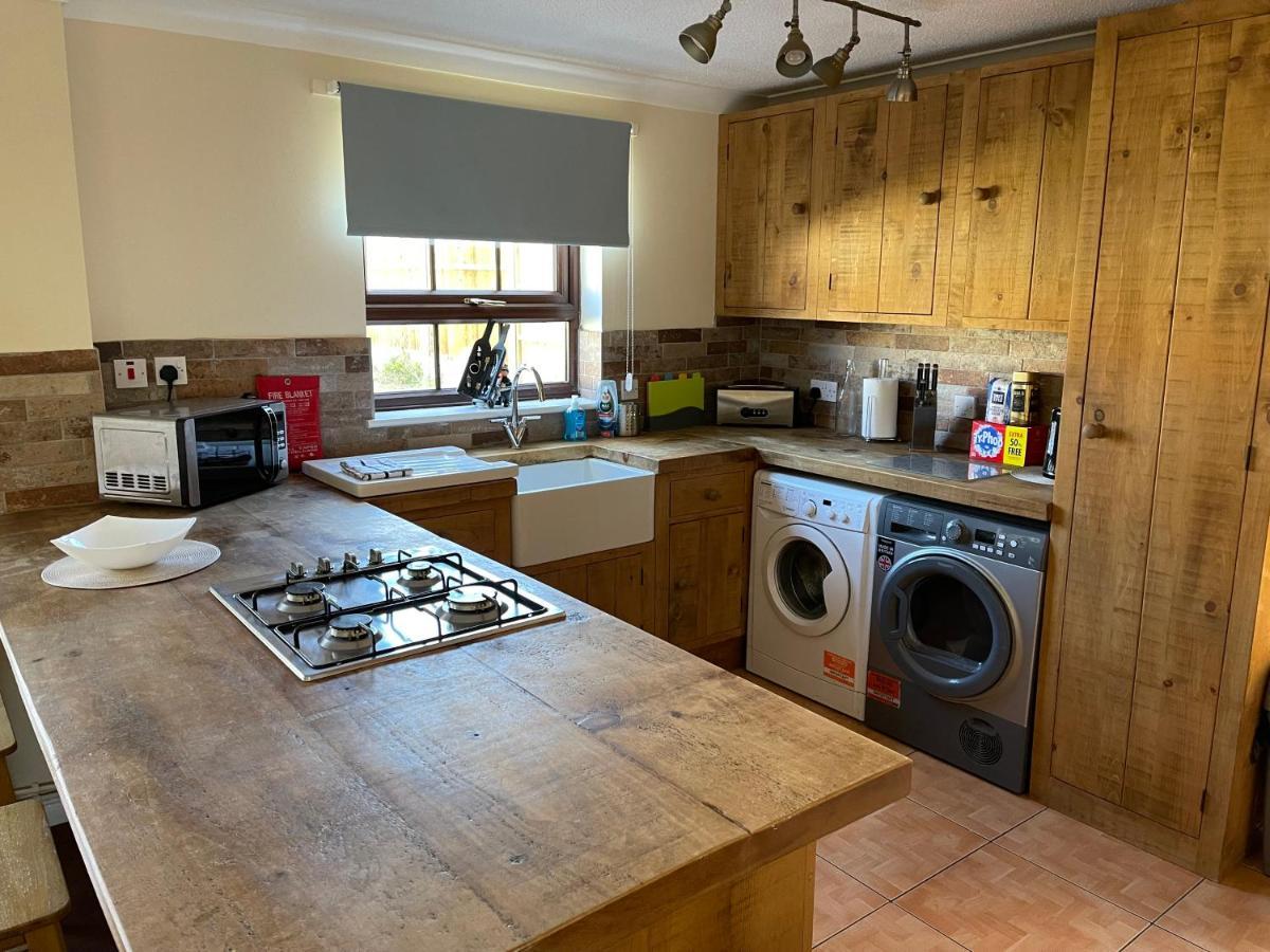 Large, Quiet, Sleeps 16, 4 Bathrooms, Parking, Leicester Exterior foto