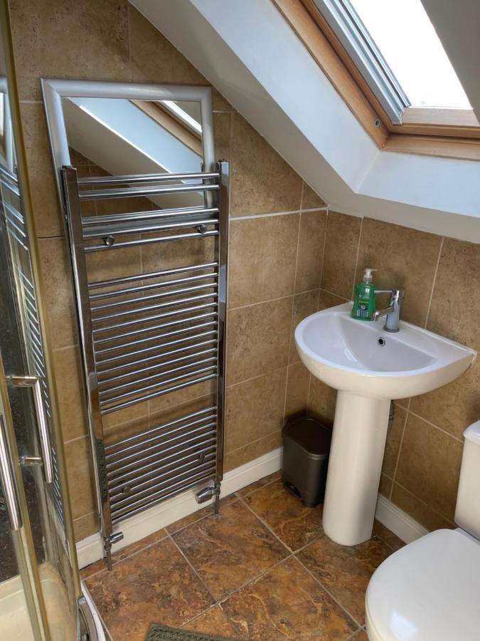 Large, Quiet, Sleeps 16, 4 Bathrooms, Parking, Leicester Exterior foto
