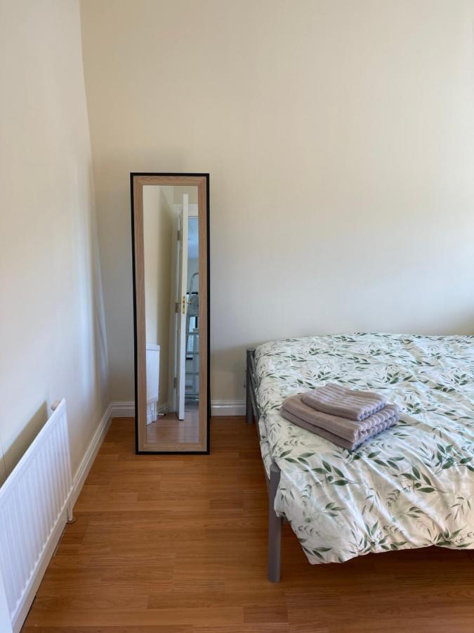 Large, Quiet, Sleeps 16, 4 Bathrooms, Parking, Leicester Exterior foto